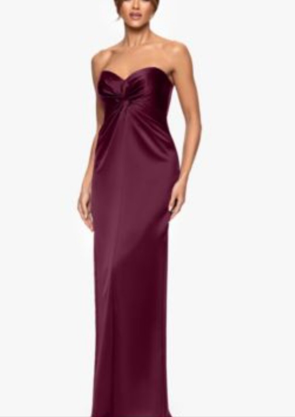 Xscape brand sweetheart neckline with runching Gown in wine. Size 6 new w/ tags
